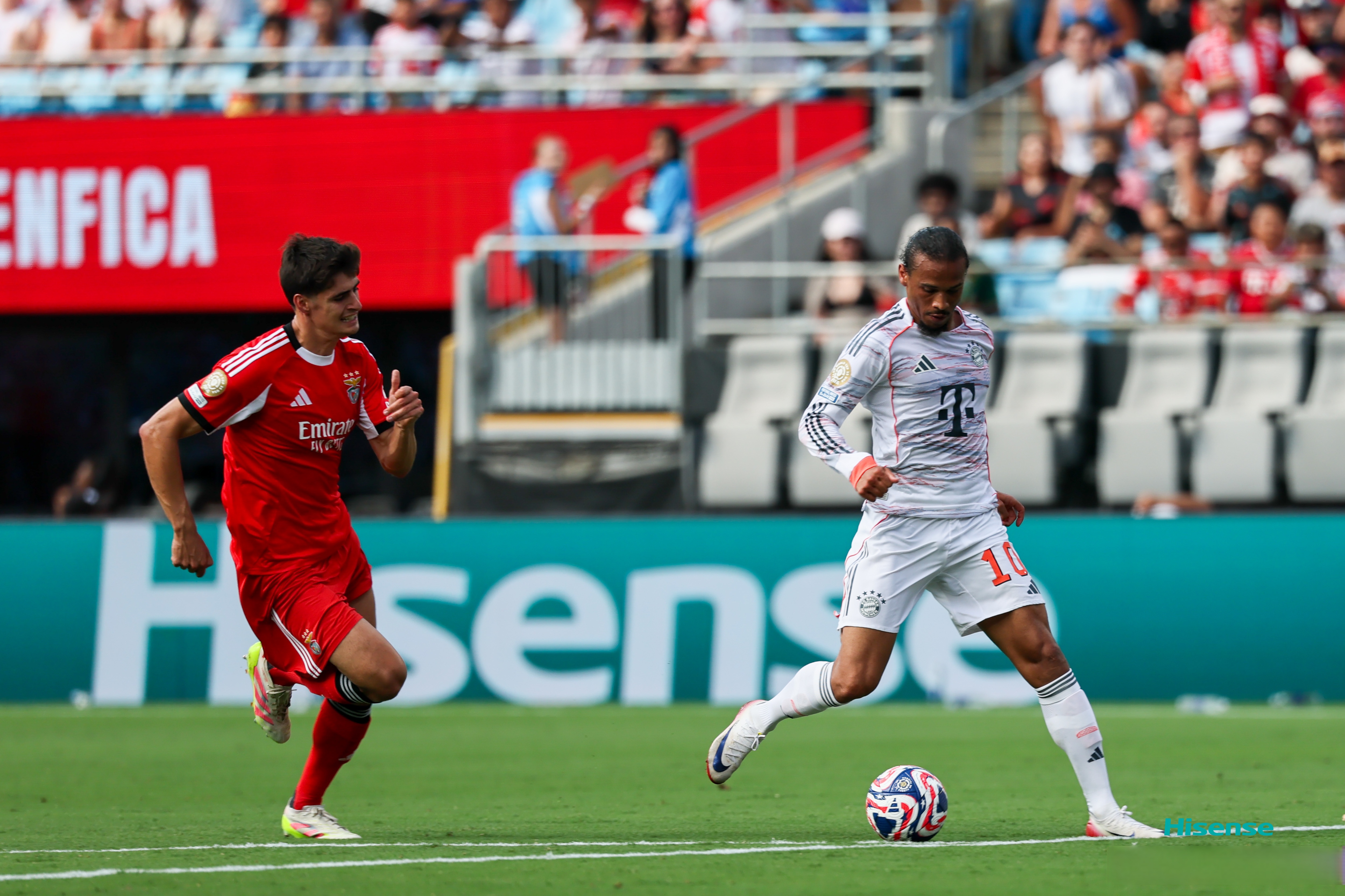 集结日葡超焦点战；阿贾克斯官宣签约；态度坚定；赛程密集仍需轮换的简单介绍