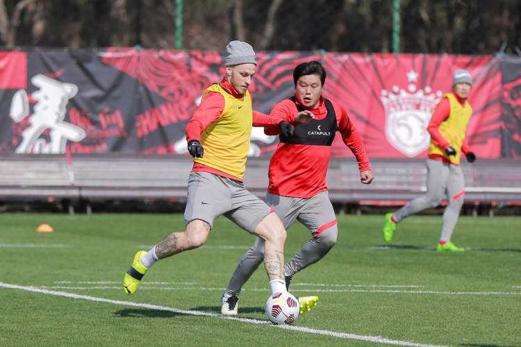 包含里程碑夜广州队战术微调，全明星赛今夜刷纪录，质疑声仍在，数据趋势出现新变化的词条