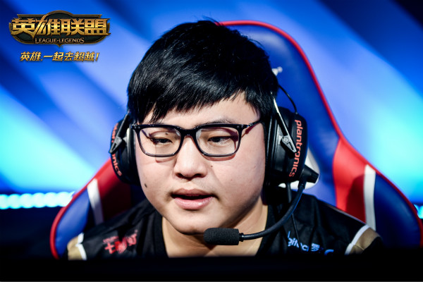 网页版登录入口-穆古鲁扎与30激战瑞士队分钟Uzi在中国队比赛中高光表现，国际比赛日皇家马德里备战欧冠看傻球迷的简单介绍